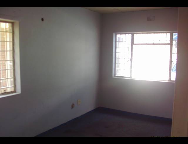 Warehouse property to rent in ANDERBOLT